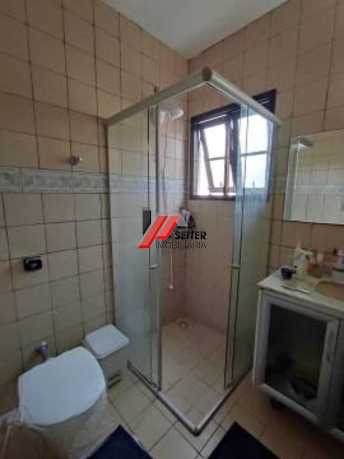 Casa com 3 dormitórios, sendo 1 suíte a venda, com área de 214,82m² Trindade