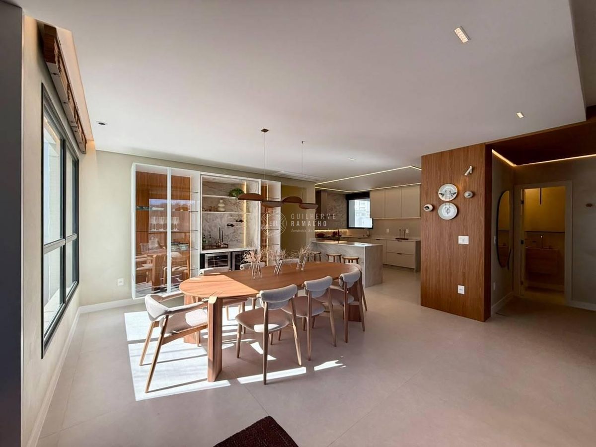 Apartamento à Venda no Magic Sun na quadra do mar com 4 suítes, 185 M², 3 vagas e lazer completo, em Balneário Cambúriu/SC - Apartamento em Centro, Balneário Camboriú - à venda - IMOBILIÁRIA GUILHERME LTDA
