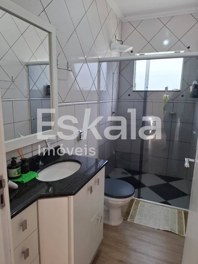 Casa com 01 suíte + 02 dormitórios três rios do sul - jaraguá do sul