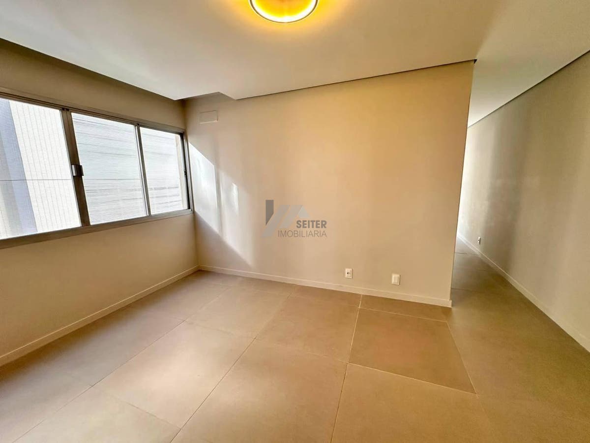 Apartamento a venda com 2 quartos Centro Florianópolis