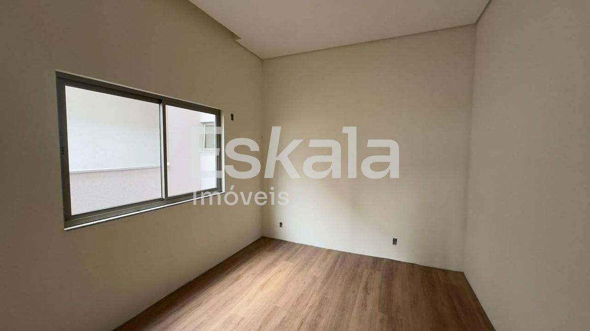 Casa Semimobiliada Com 01 Suíte Master + 02 Dormitórios Rau - Jaraguá Do Sul