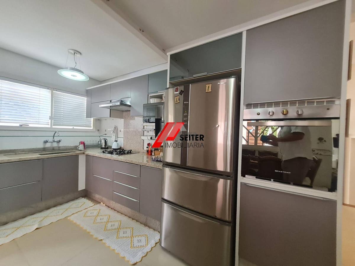 Casa de 4 suites a venda em Florianopolis