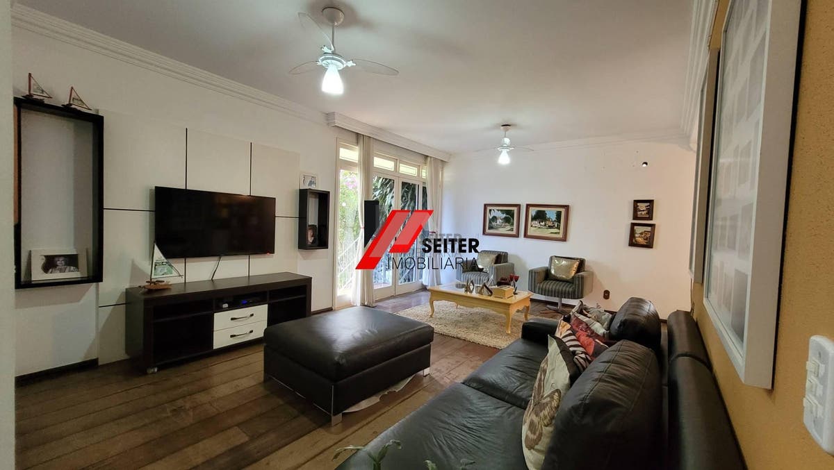 Casa com 4 quatro quartos para locação trindade florianópolis