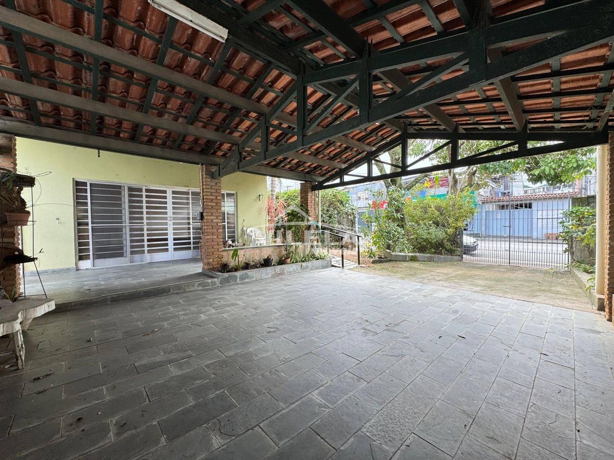 Casa com piscina-Jardim Prima Vera-Caraguatatuba-SP