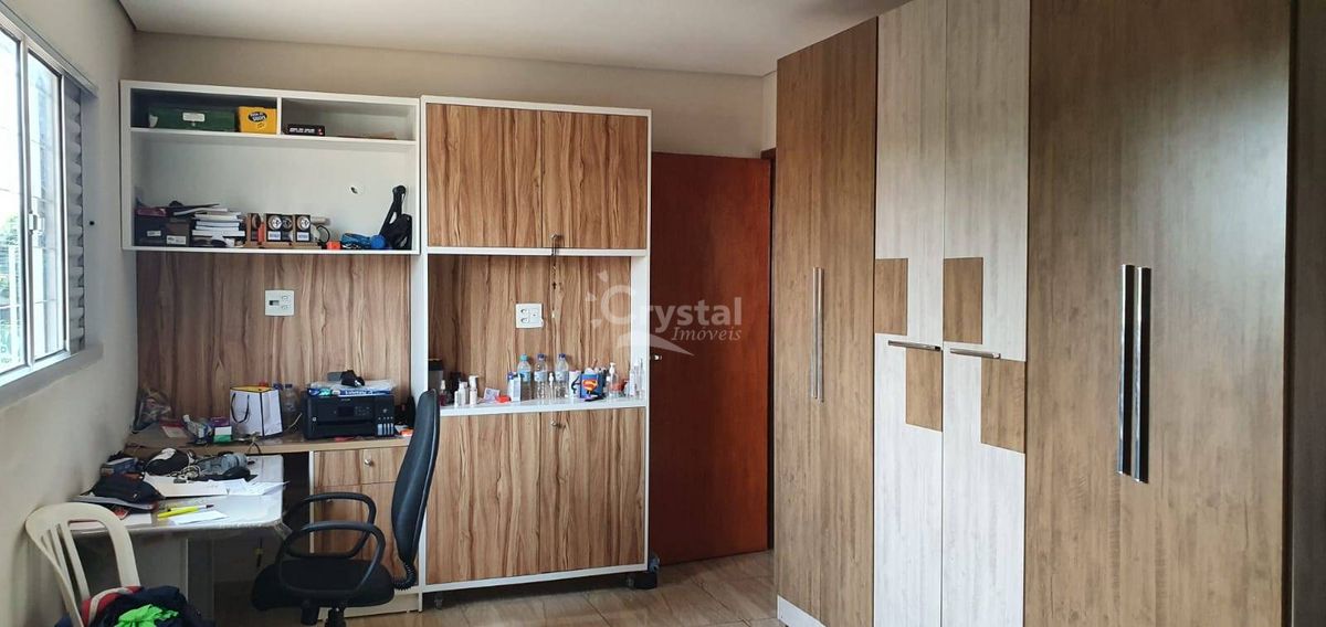 Sobrado à Venda com 4 Quartos e Amplo Terraço em Jardim Pinheiro - Avaré. Foto 5