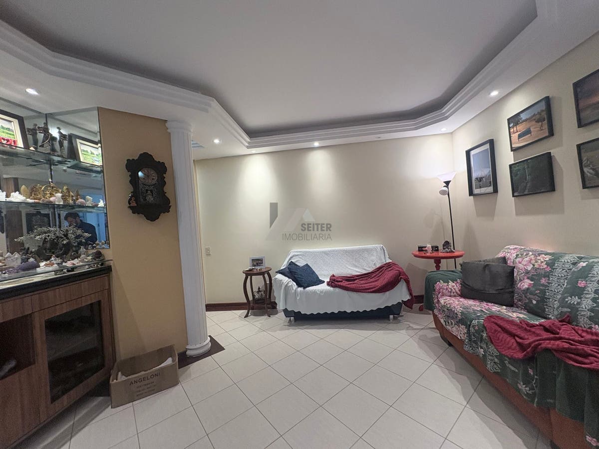 Apartamento de 3 dormitorios e 1 vaga a venda no Itacorubi