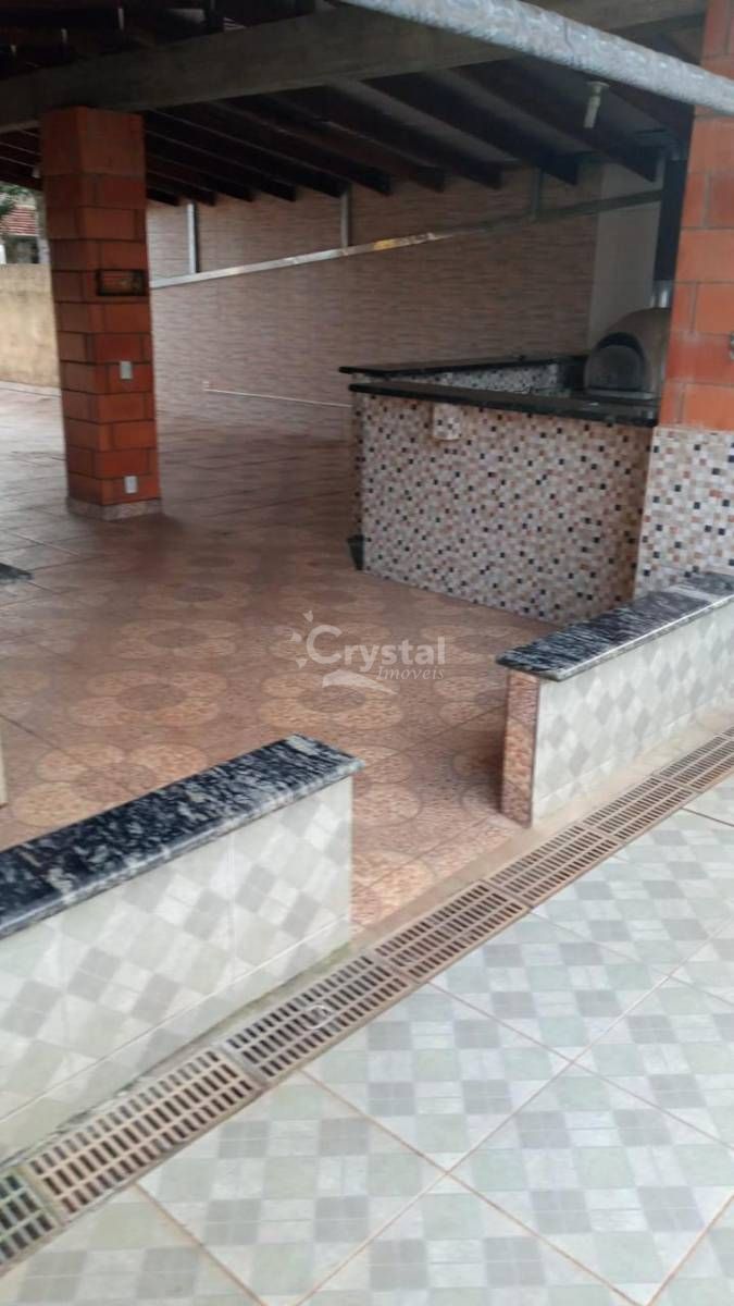 Casa à Venda com 3 Quartos (2 Suítes), Piscina e Banheiro Externo em Costa Azul - Avaré. Foto 2