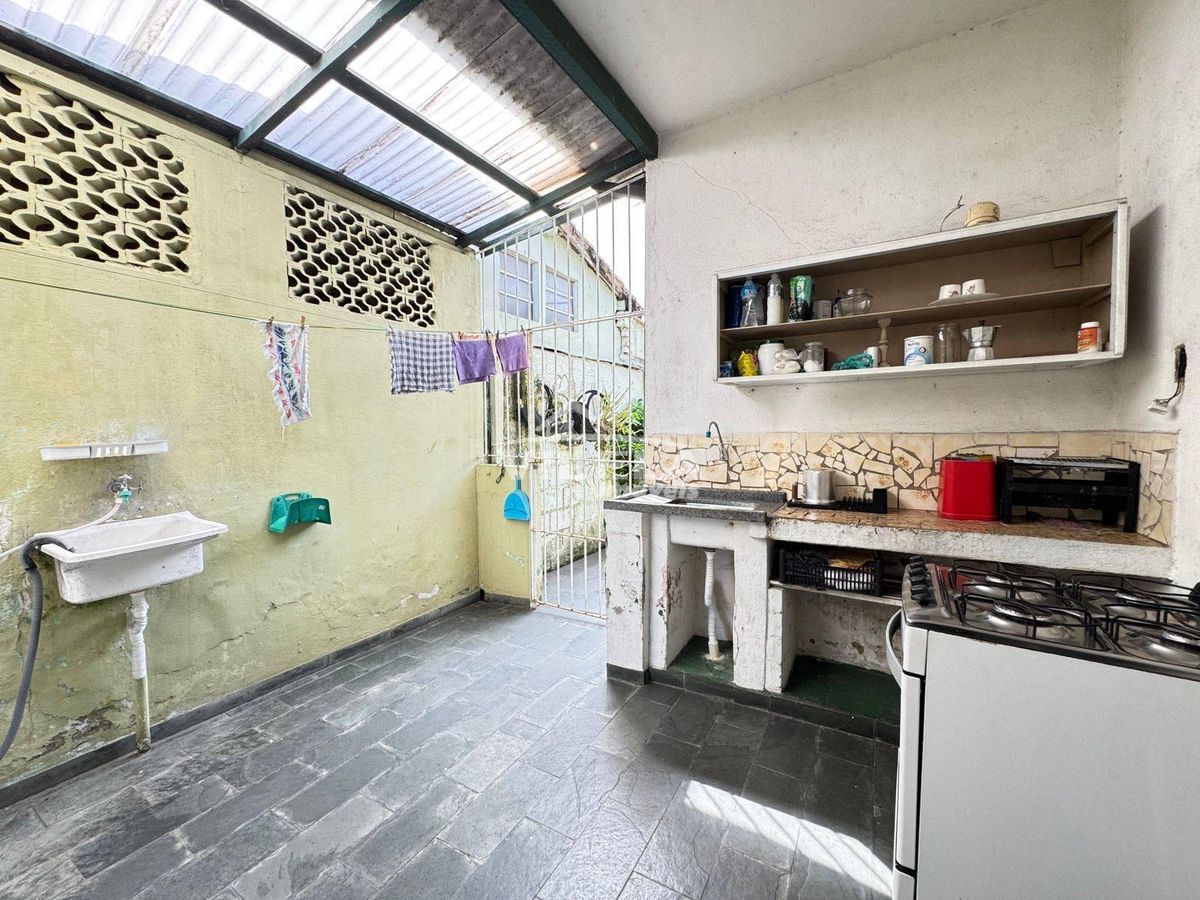 Casa com piscina-Jardim Prima Vera-Caraguatatuba-SP