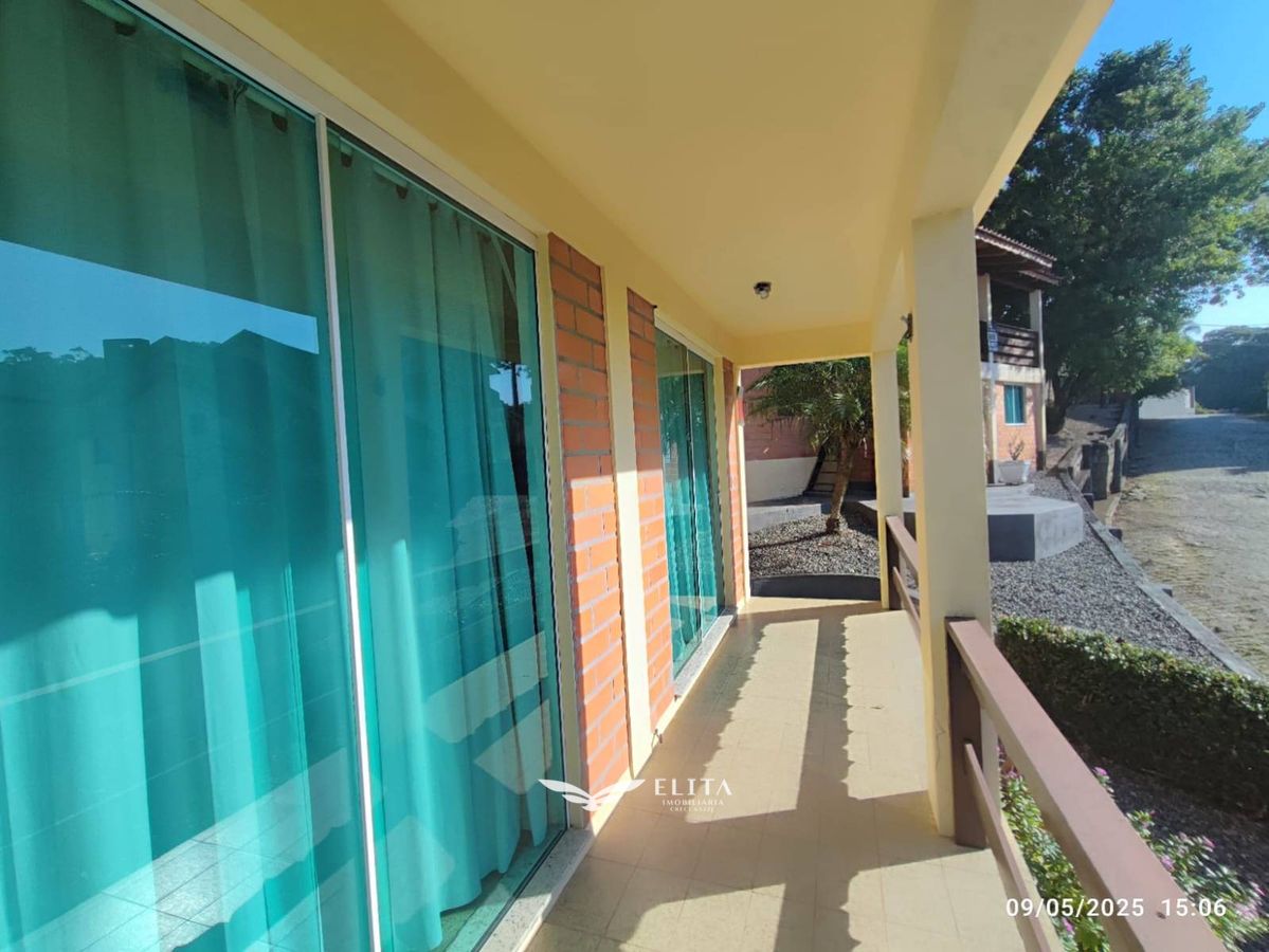 Casa a venda a 70m da praia do Grant, Itajuba, Barra Velha SC