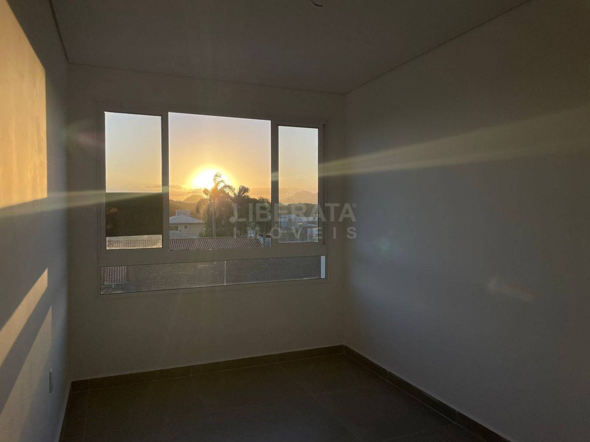 Apartamento a venda na Meia Praia, Navegantes, SC