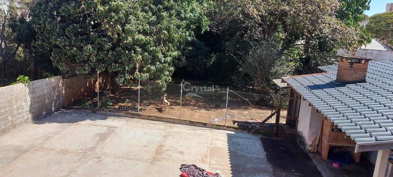 Sobrado à Venda no Centro de Avaré com 5 Quartos, Salão Grande, e Edícula com Churrasqueira. Foto 2