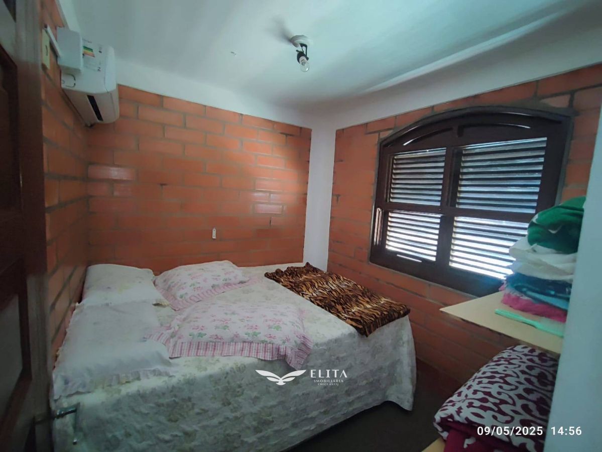 Casa a venda a 70m da praia do Grant, Itajuba, Barra Velha SC