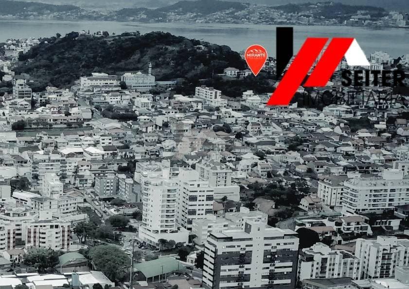 Apartamento Tipo Cobertura a Venda no Bairro Coqueiros em Florianópolis