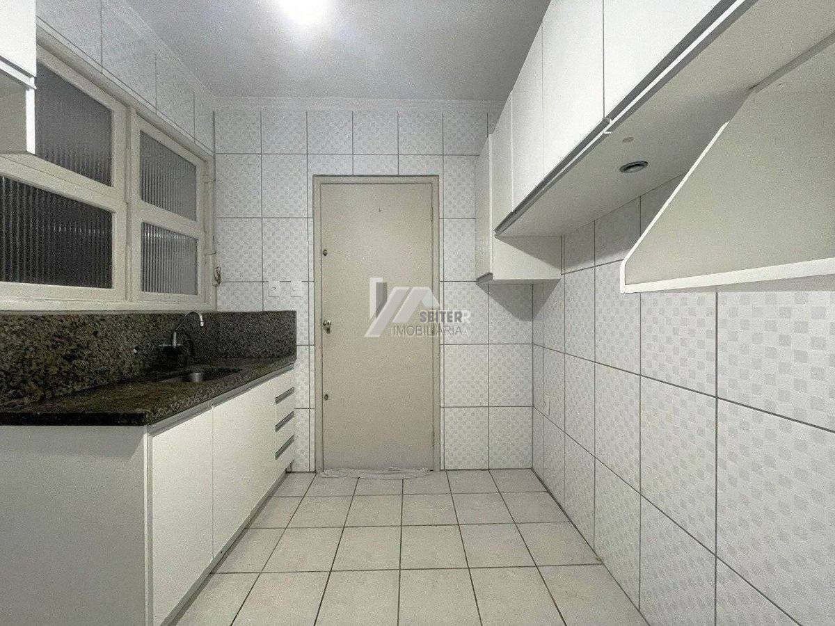Apartamento de 3 quartos a venda na Av Mauro Ramos Centro