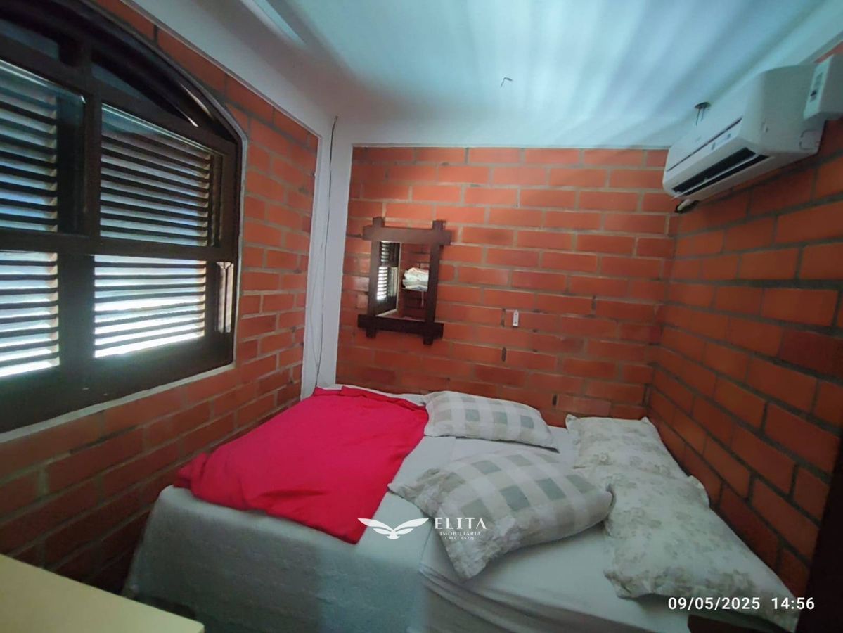 Casa a venda a 70m da praia do Grant, Itajuba, Barra Velha SC