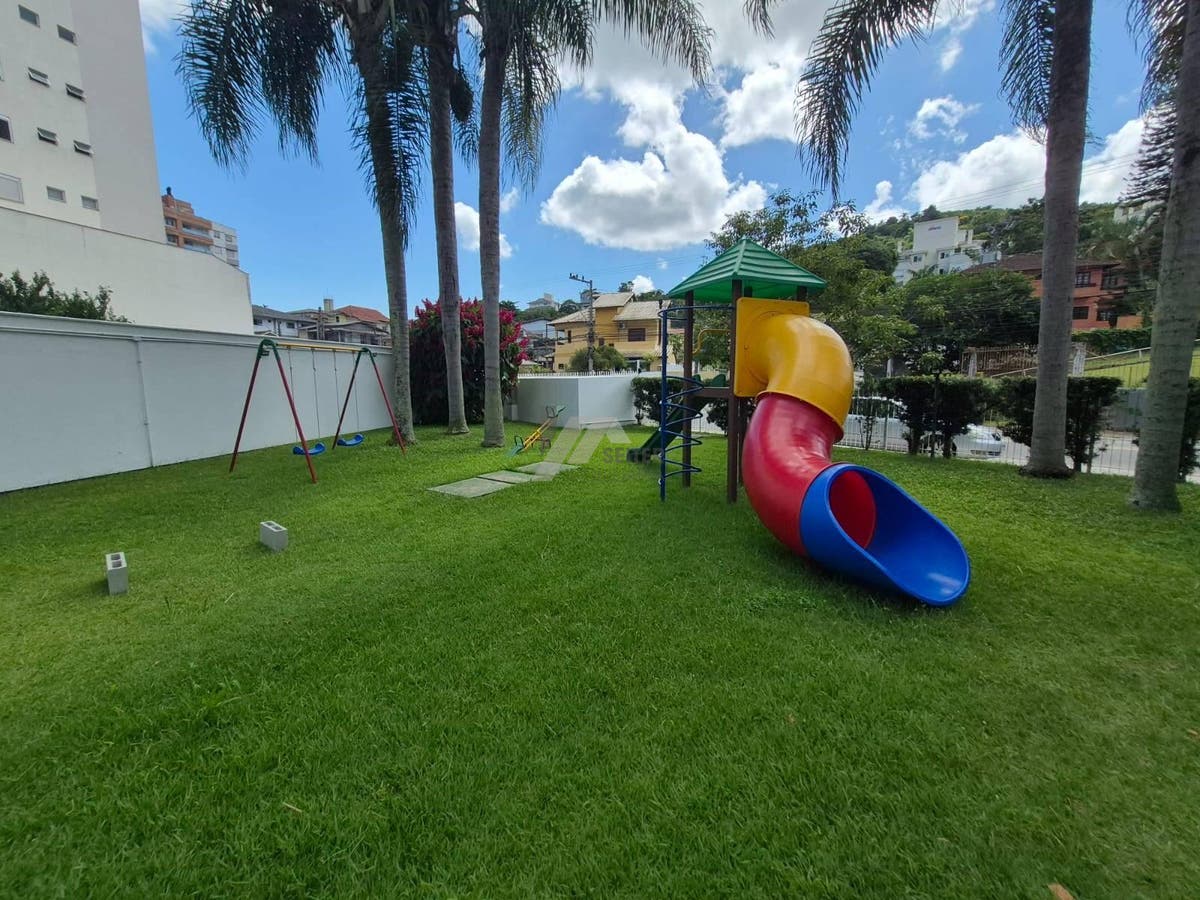 Apartamento de 2 dormitorios para locação semimobiliado itacorubi