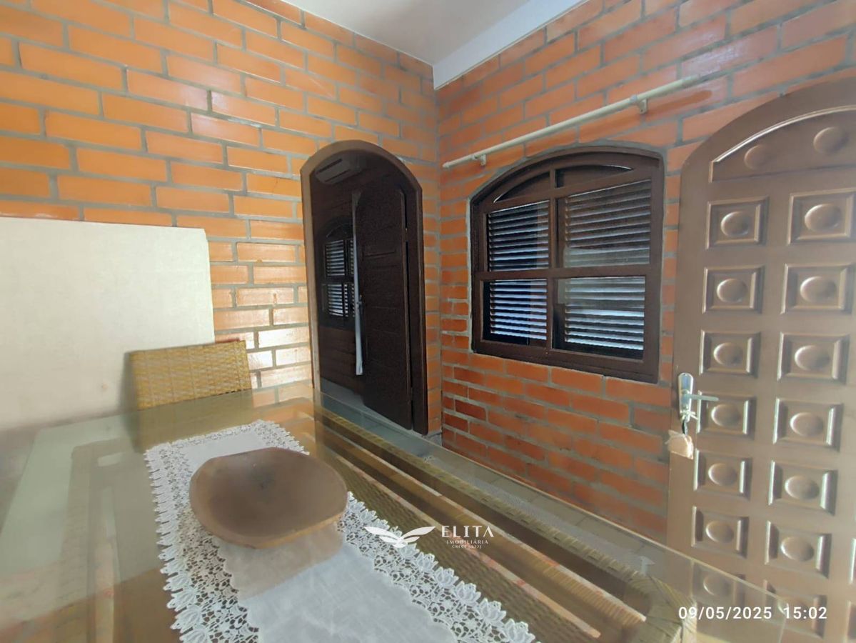 Casa a venda a 70m da praia do Grant, Itajuba, Barra Velha SC