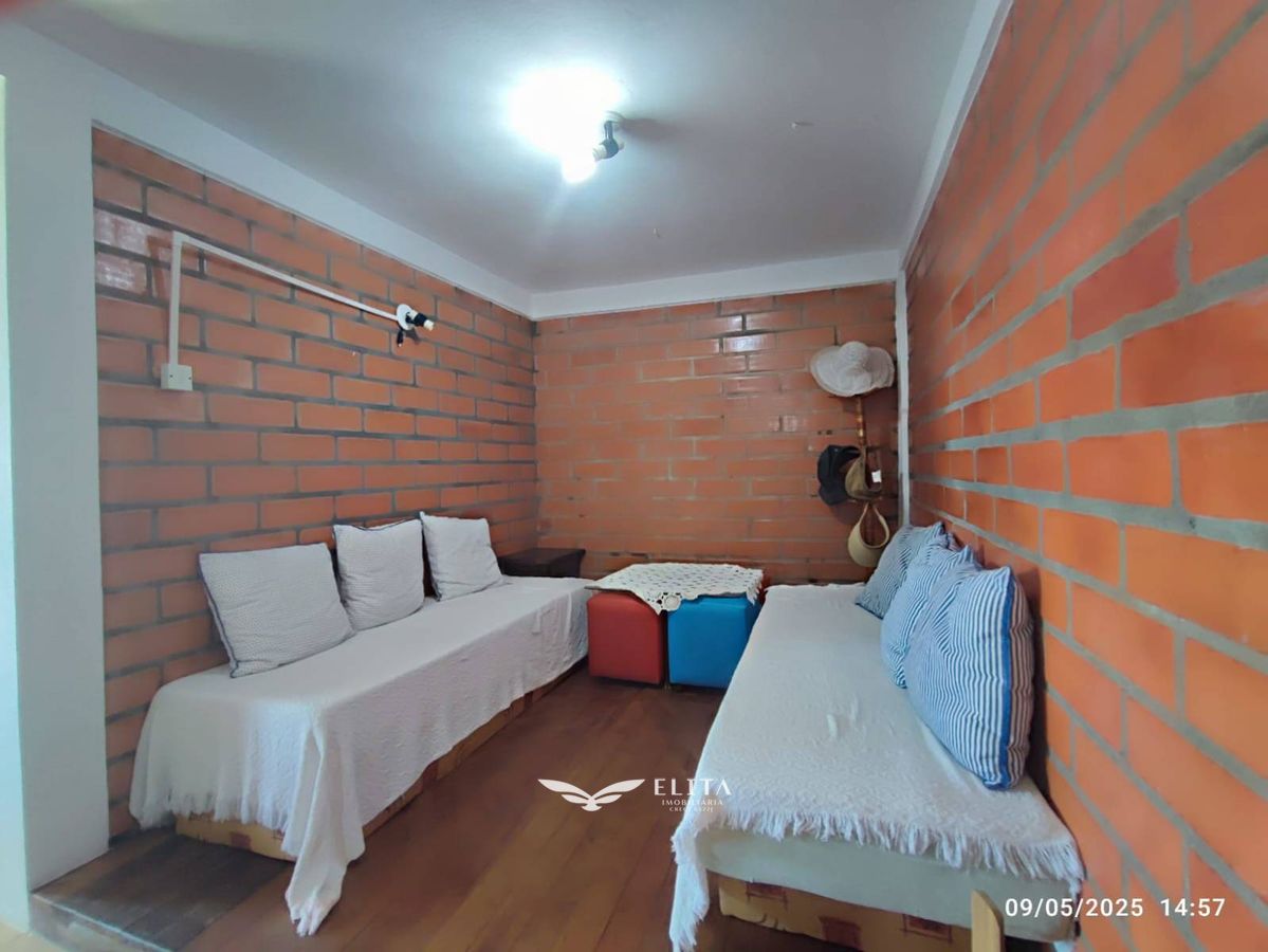 Casa a venda a 70m da praia do Grant, Itajuba, Barra Velha SC