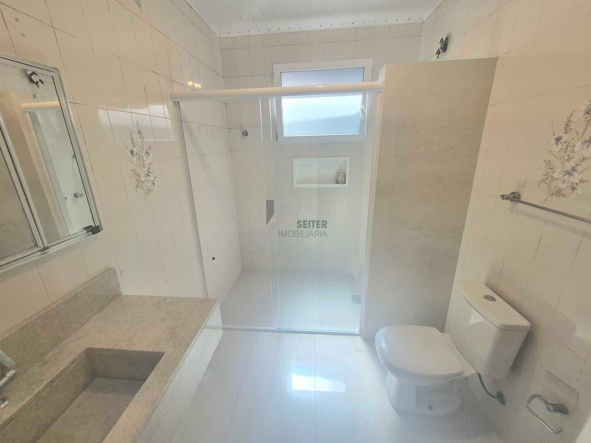 Casa de 4 quartos para alugar no Santa Monica Florianopolis