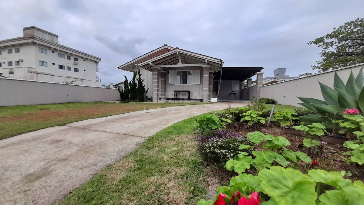 Casa para alugar na Meia Praia, Navegantes, SC