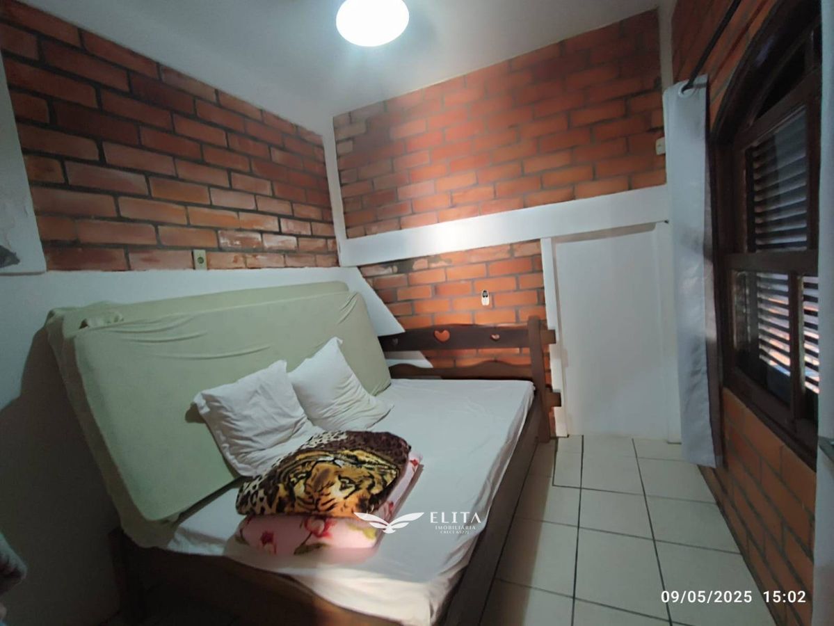 Casa a venda a 70m da praia do Grant, Itajuba, Barra Velha SC