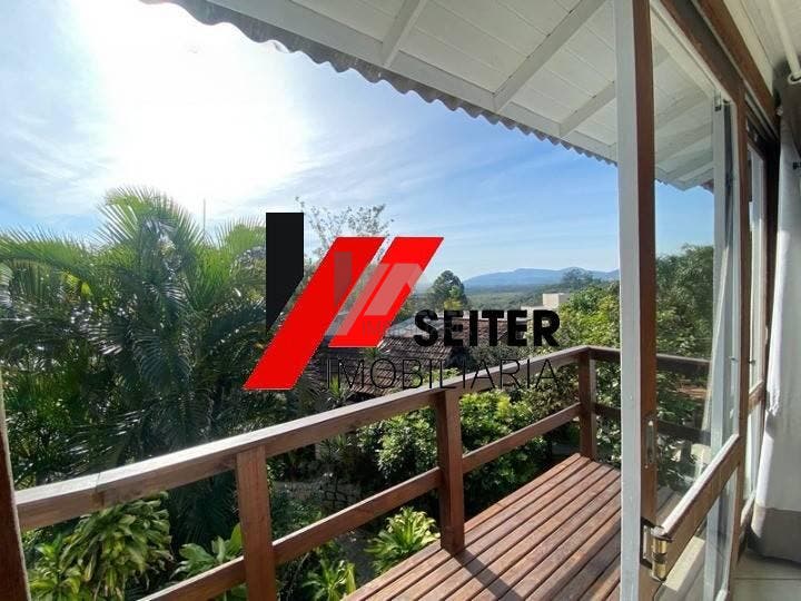 Casa de 4 dormitorios a venda Sambaqui Florianopolis