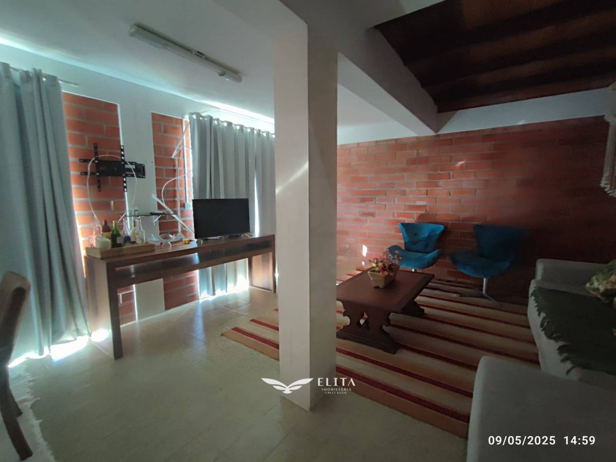 Casa a venda a 70m da praia do Grant, Itajuba, Barra Velha SC