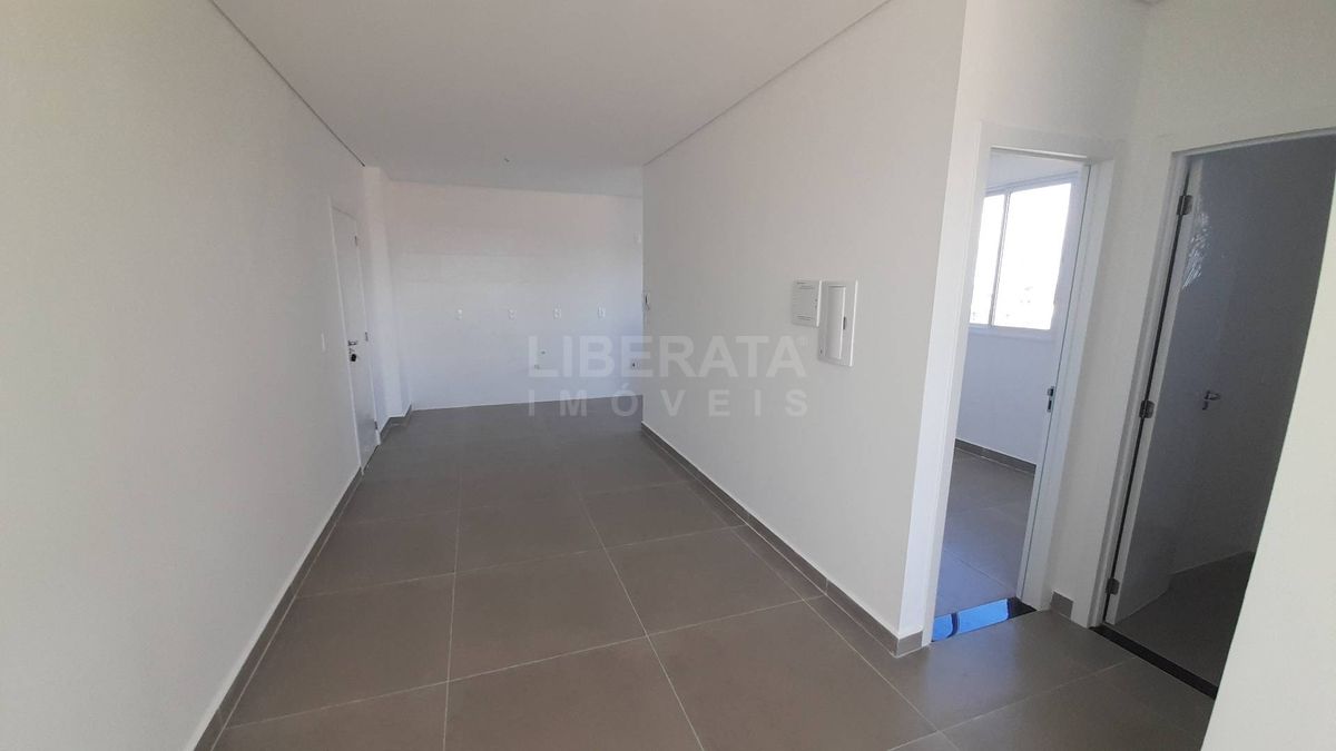 Apartamento a venda na Meia Praia, Navegantes, SC