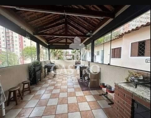 Sobrado 3 Quartos Penha de França (SP): Espaço Gourmet Completo e 3 Vagas