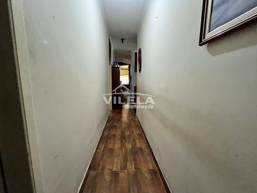 Excelente casa com piscina e edícula