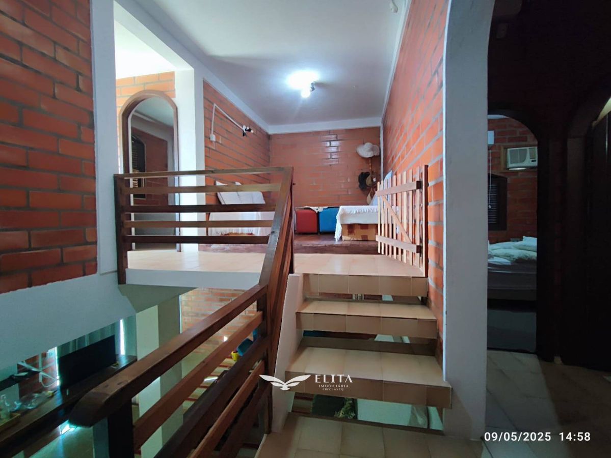 Casa a venda a 70m da praia do Grant, Itajuba, Barra Velha SC