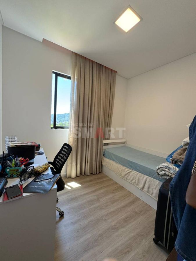 Apartamento Semimobiliado com 2 Suítes e 1 Quarto no Bairro Jaraguá Esquerdo