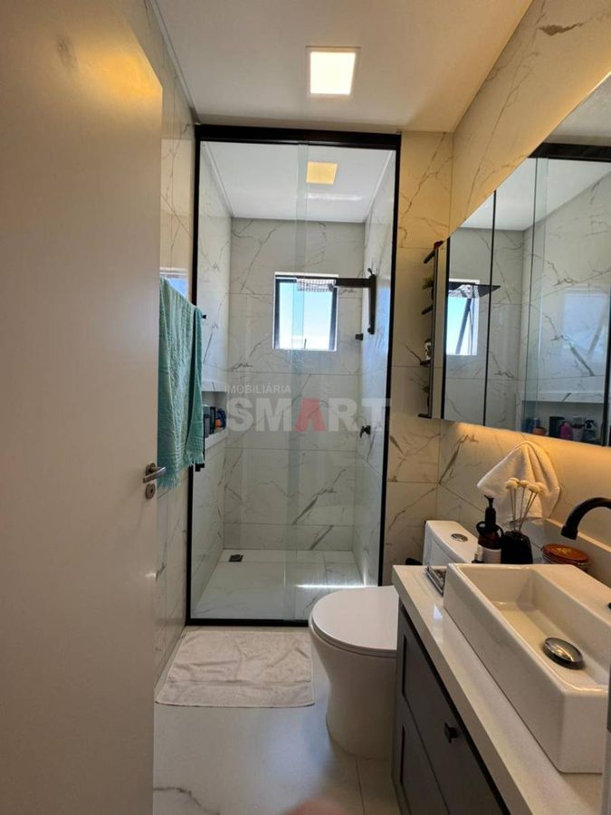 Apartamento Semimobiliado com 2 Suítes e 1 Quarto no Bairro Jaraguá Esquerdo