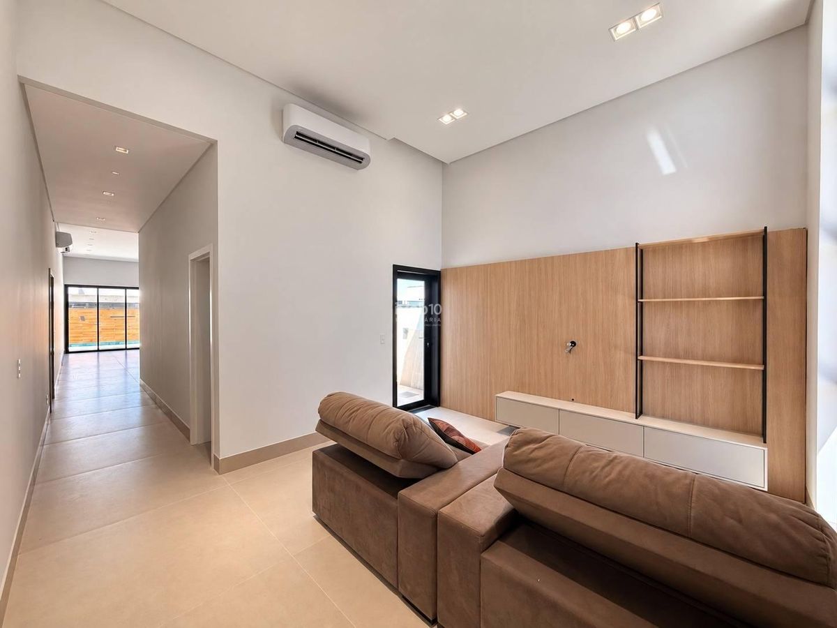CASA PARA VENDA OU ALUGAR (R$11.000,00) COM 3 SUITES NO CONDOMINIO FECHADO SAFIRA NO BAIRRO OURO VERDE EM FOZ DO IGUAÇU - PR