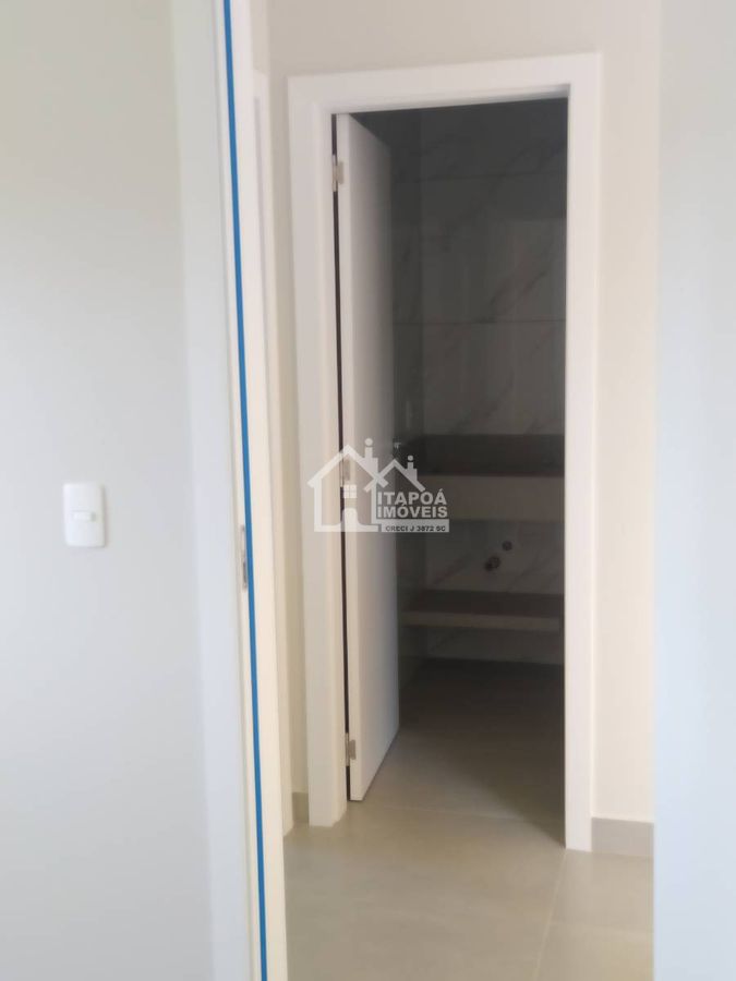 Sobrado com 4 quartos, 1 suíte, no Balneário Sai Mirim, a 400m do mar.