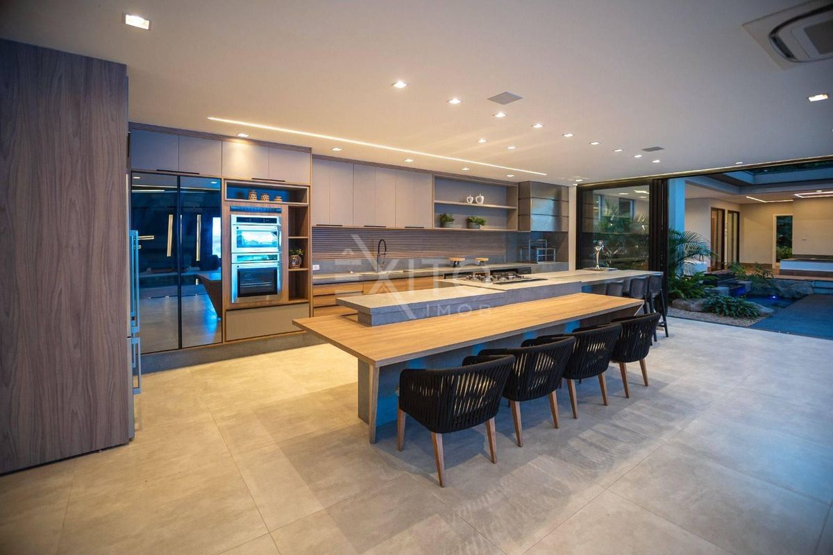 Casa, 7 quartos, 1389 m² - Foto 6