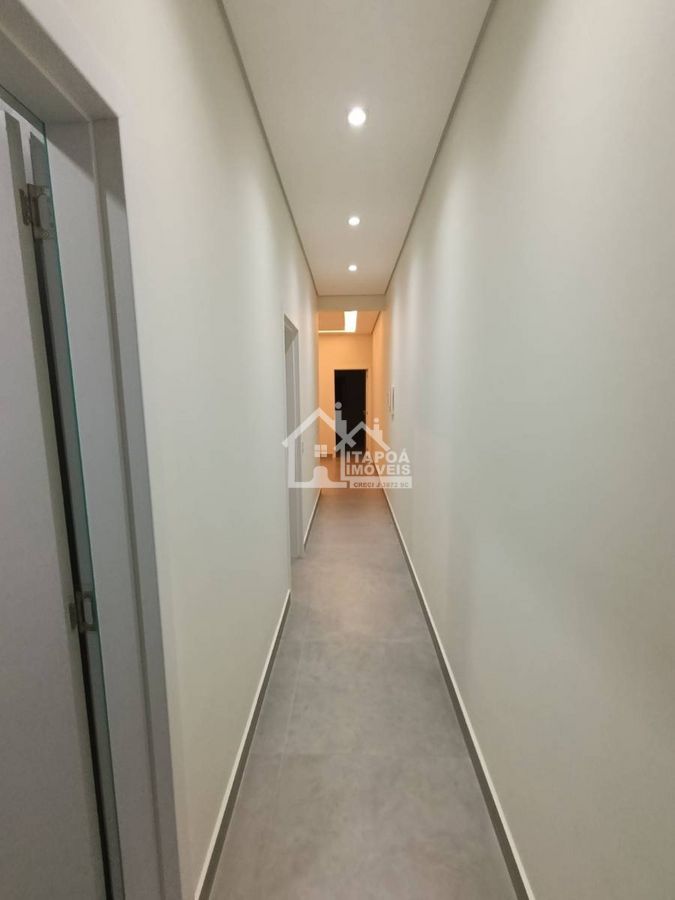 Casa com piscina alto padrão de acabamento no Balneário Paese