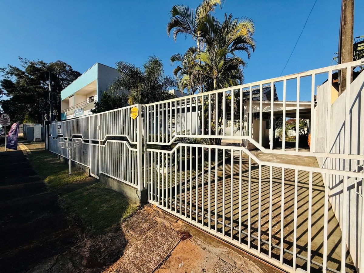 CASA PARA ALUGAR (R$6.000,00) OU VENDA COM 3 QUARTOS NO BAIRRO VILA A EM FOZ DO IGUAÇU - PR