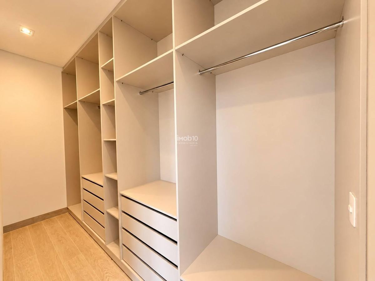 CASA PARA VENDA OU ALUGAR (R$11.000,00) COM 3 SUITES NO CONDOMINIO FECHADO SAFIRA NO BAIRRO OURO VERDE EM FOZ DO IGUAÇU - PR