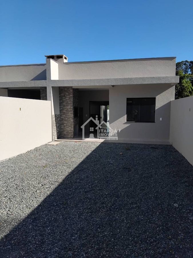 Casa com 3 Quartos, 1 Suíte, Balneário Ipacaray, 1100 Metros do Mar