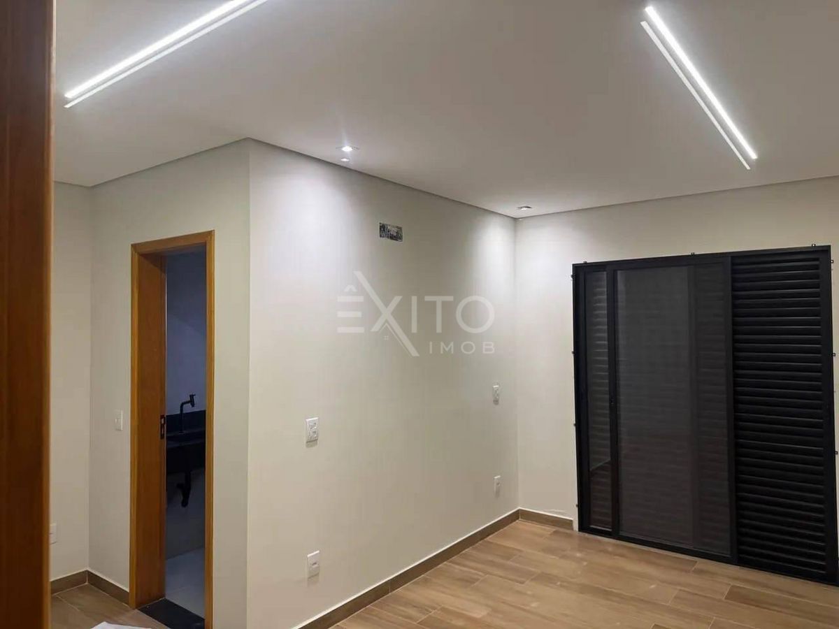 Casa, 3 quartos, 250 m² - Foto 2