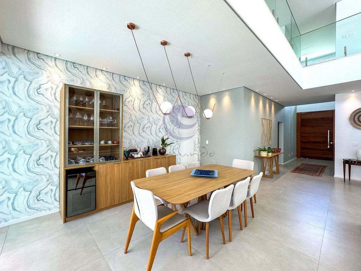 Villa Parasmo: Um Lar de Abraços e Inspirações no Jardim Acapulco.- Guarujá.