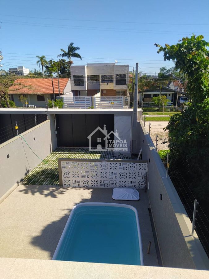 Sobrado com 4 quartos, 1 suíte, no Balneário Sai Mirim, a 400m do mar.