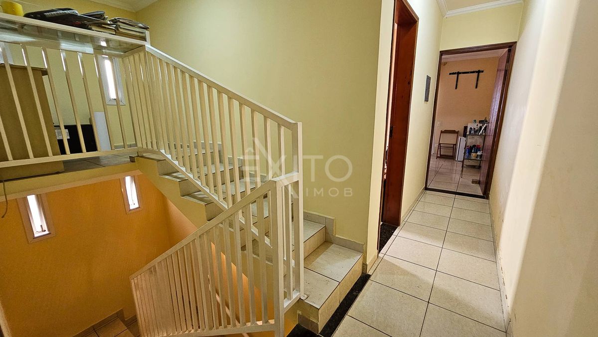 Casa, 3 quartos, 221 m² - Foto 34