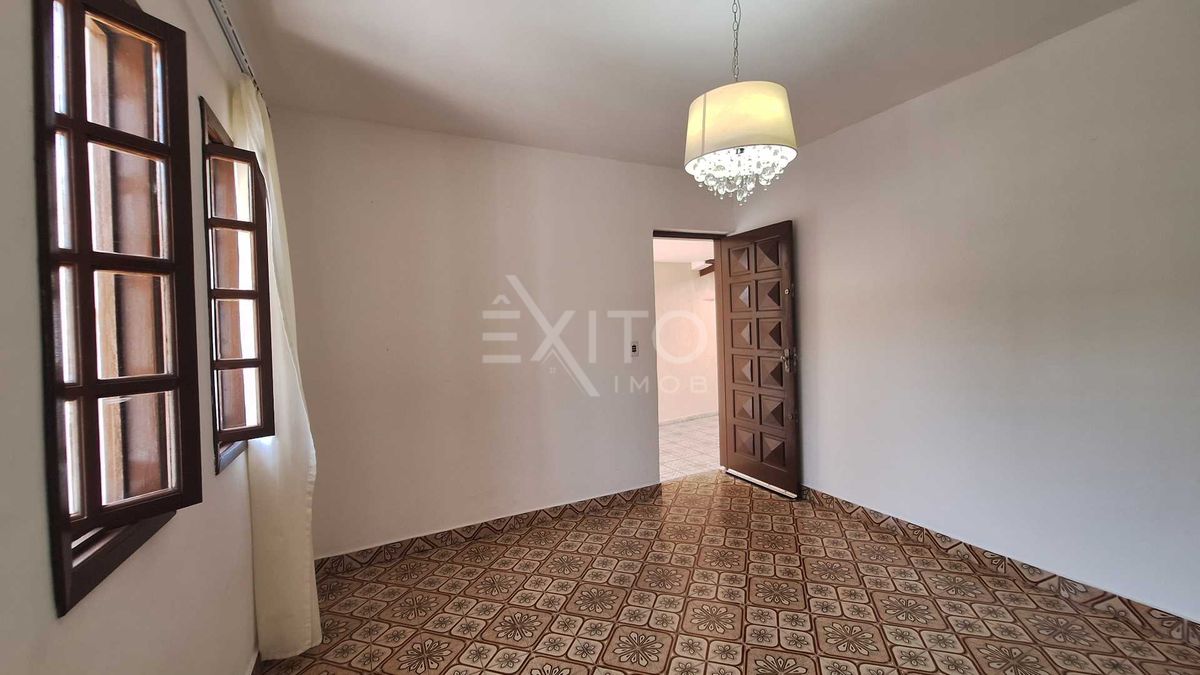 Casa, 3 quartos, 302 m² - Foto 2