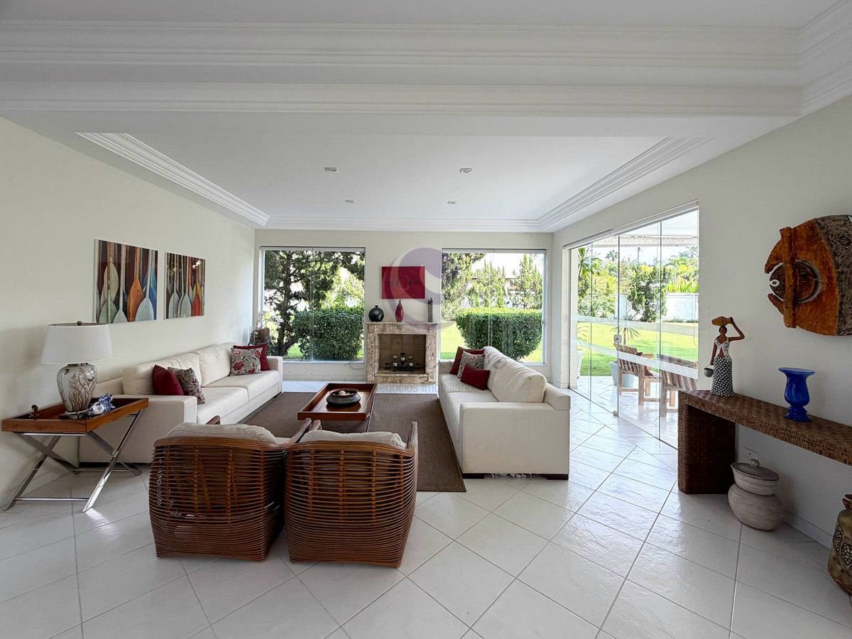 Villa Kassardjian - Uma casa para viver hoje e valorizar amanhã no Jardim Acapulco.