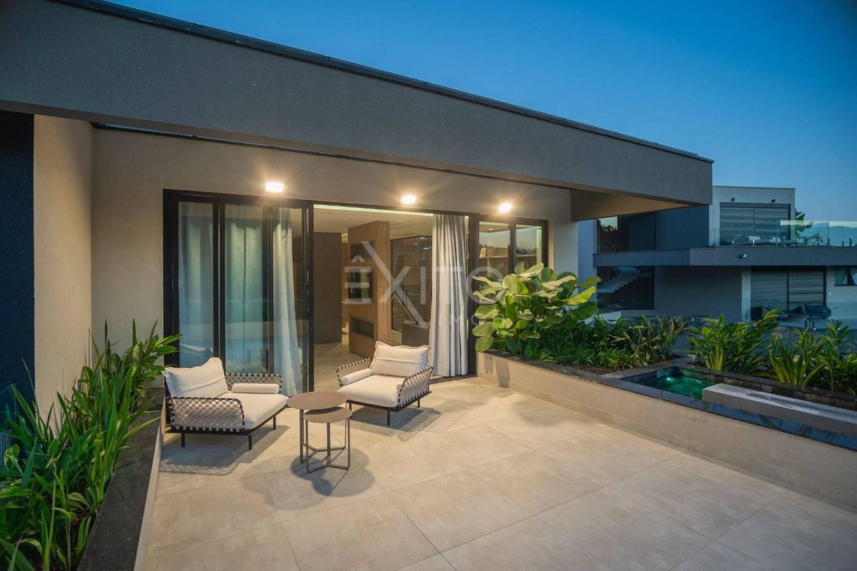 Casa, 7 quartos, 1389 m² - Foto 38
