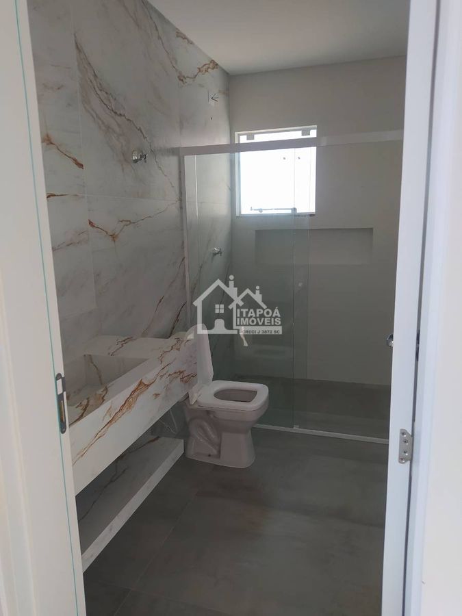 Sobrado à venda no Balneário Sai Mirim, 350 metros do mar