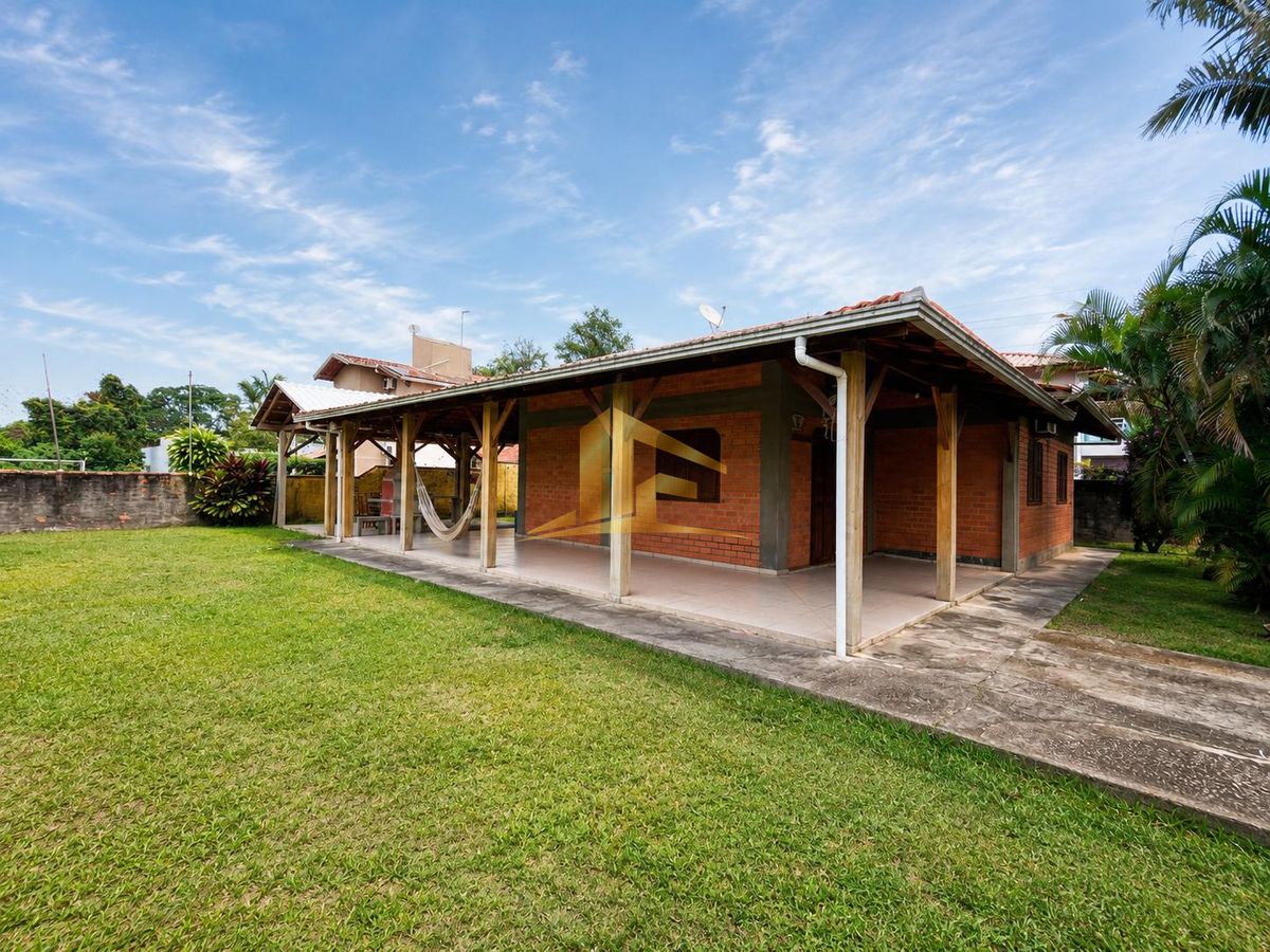 Casa, 4 quartos, 250 m² - Foto 1