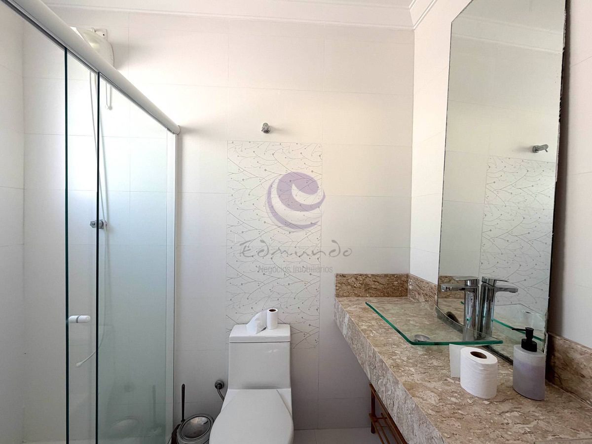 Villa Soares — Uma casa leve, acolhedora e feita para viver o melhor do Jardim Acapulco.
